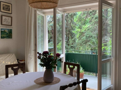 43 m2 renovated flat with an 8 m2 balcony in a charming street off Pasaréti út for a good price!