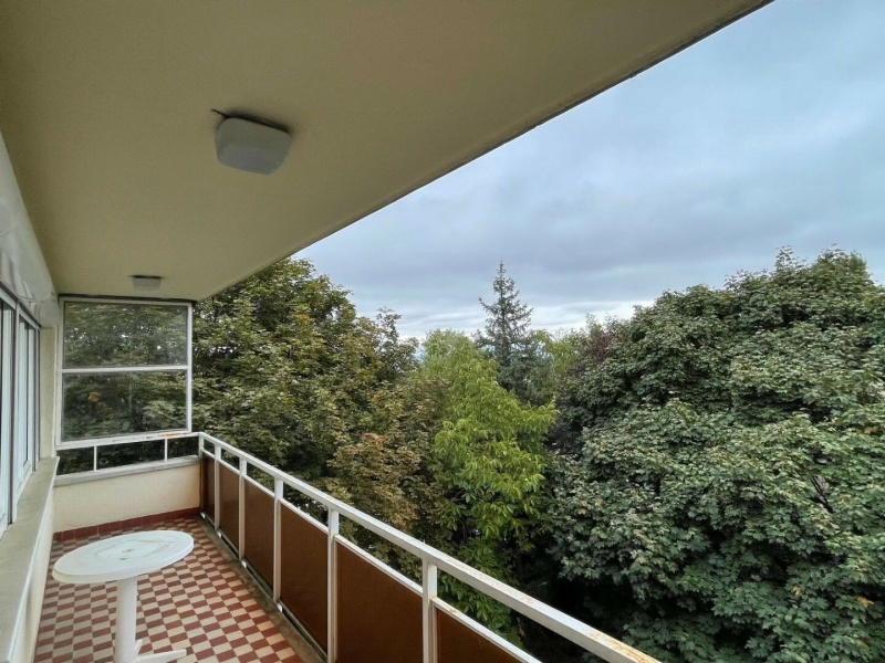 Világos és napos 77 m2 -es apartman a Robsadomb legmagasabb pontján, jó állapotban!