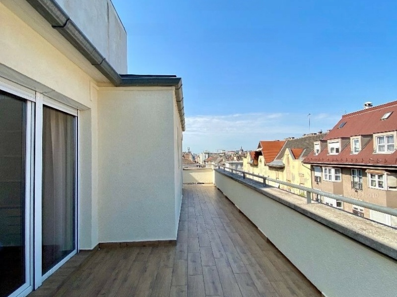 Mejor en la ciudad Airbnb Flat: ¡un pentho de 121 m2 de piso superior con una terraza de 48 m2!