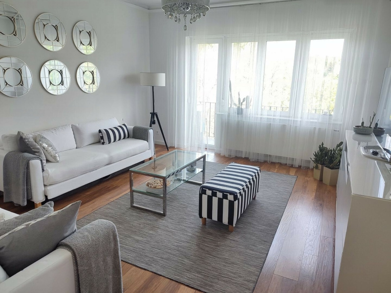 In der Nähe von Városmajor Park, eine voll renovierte Wohnung auf 86 m2 + 2 Balkonen im 12. Bezirk!