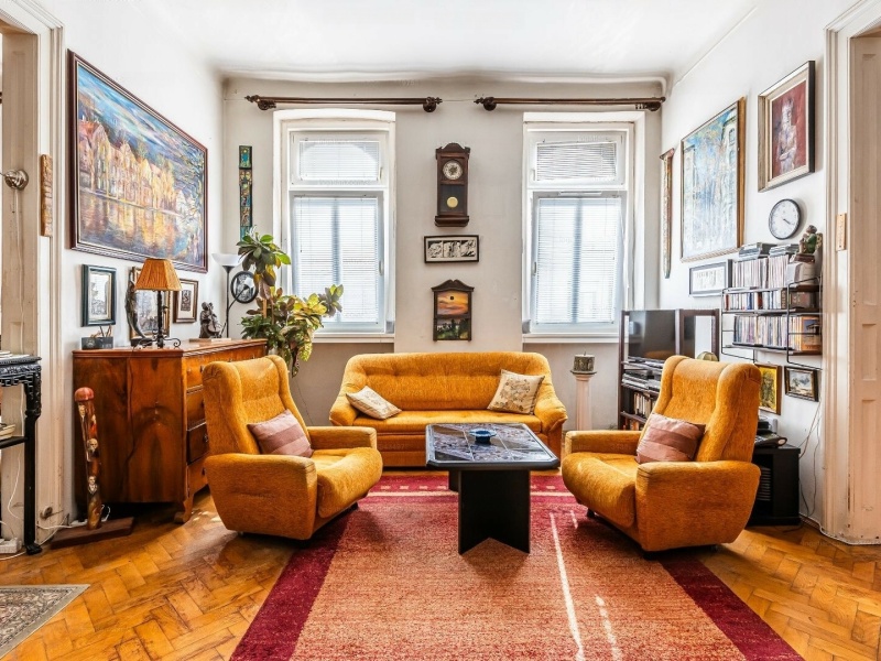 Classic 2nd étage 87 m2 à un bon prix à deux pas de Vérmező dans le district 12!