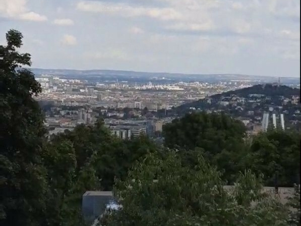 66 m2 plat met een echt panoramisch uitzicht om te renoveren op Mártonhegy, 12e district!