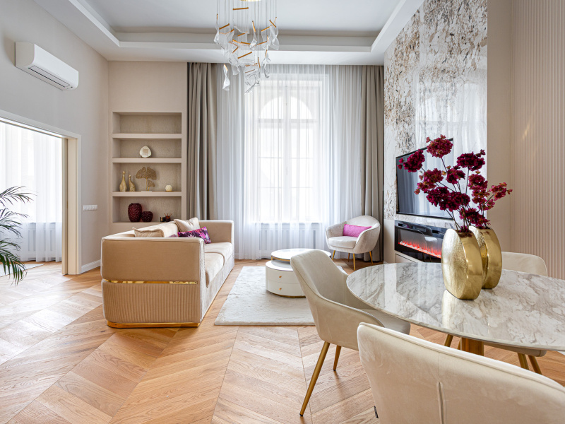 For Sale:  A Stunningly renovated luxury 2 bedroom, 2 bathroom flat on 85 sqm at 4 Andrássy Avenue 6th district!