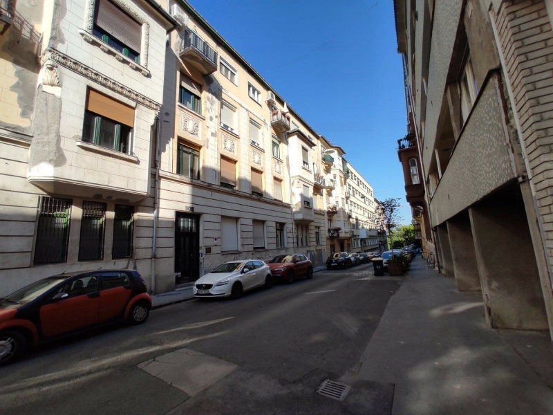 72 M2 Sehr moderne renovierte Wohnung in einer charmanten Straße in der Nähe von Horváth Kert!